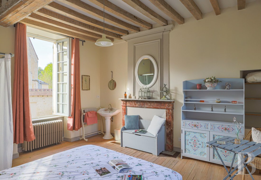 En Normandie, à Falaise, une maison des 17e et 18e siècles au cœur d’un quartier historique - photo  n°25